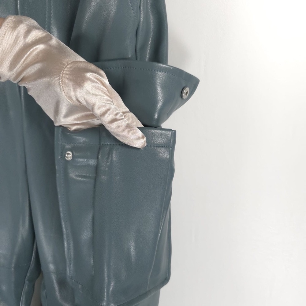 NWT‎ 7 for all mankind FAUX LEATHER Cargo Straight Pants Style 82336 Size SMALL - Picture 13 of 16